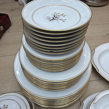 Noritake Winton 5521 White Gold Floral China Dinnerware Set Service for 8