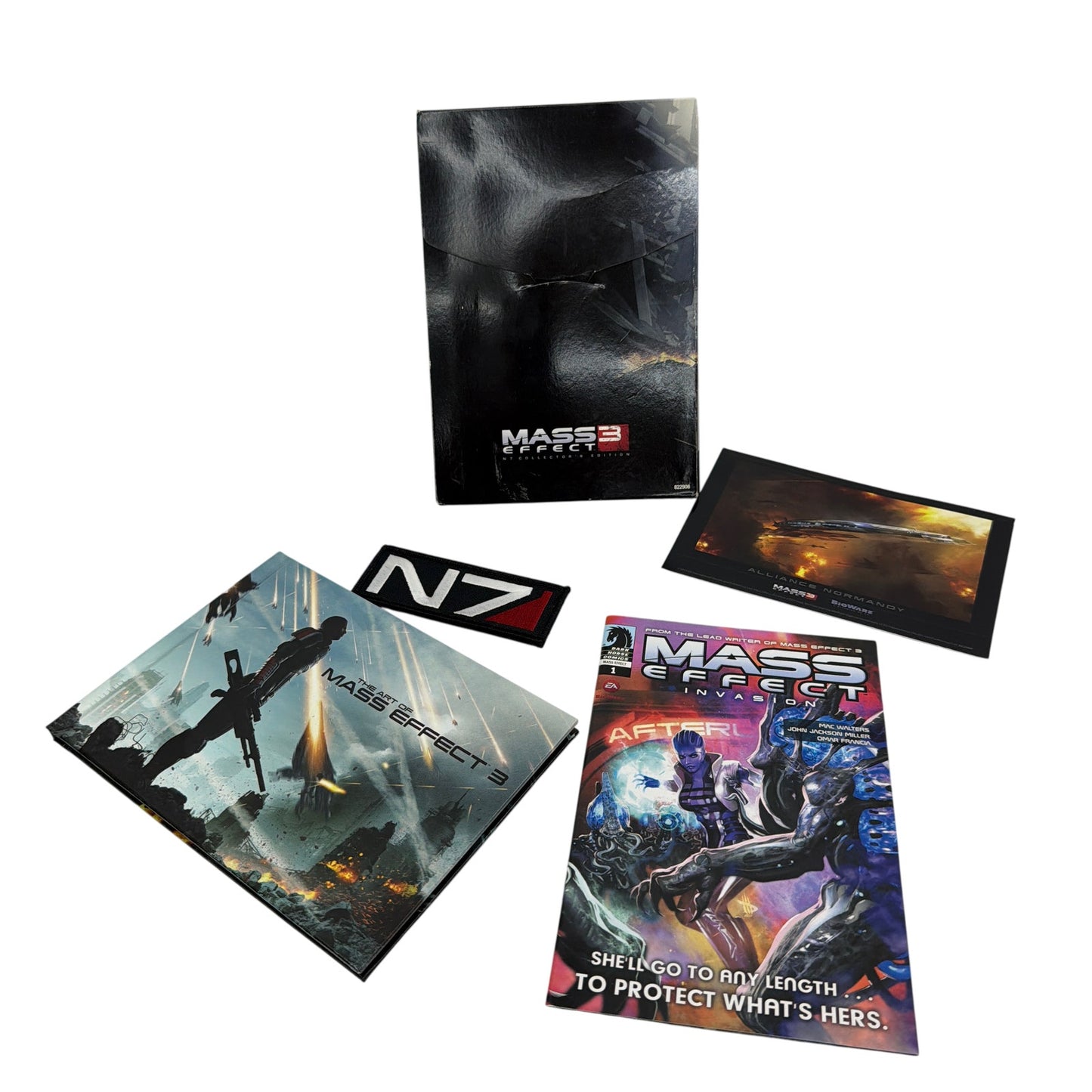 Mass Effect 3 N7 Collector's Edition Extras Art Book Patch Box BioWare