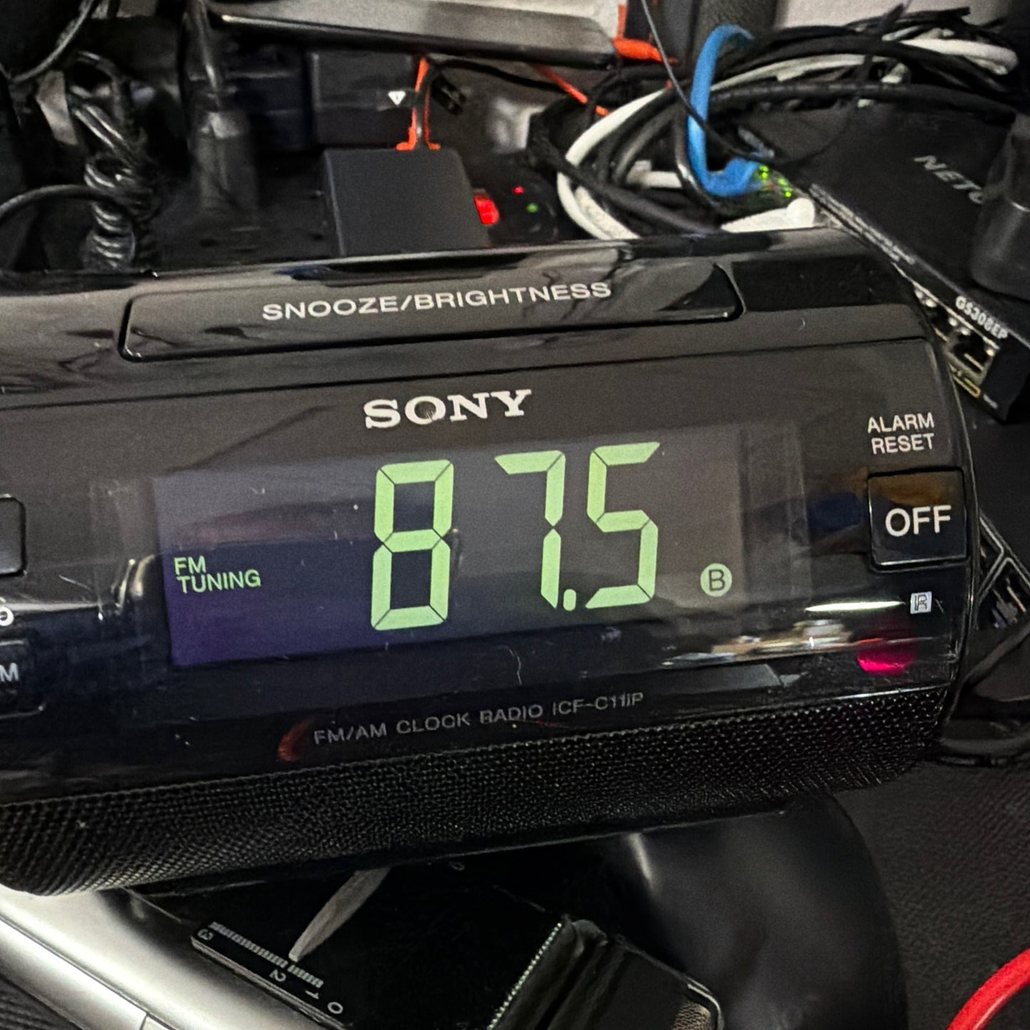 Sony ICF-C11iP Dream Machine AM/FM Clock Radio Lightning iPhone Dock Tested