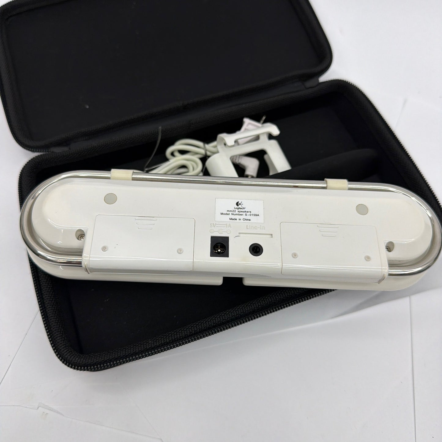 Logitech mm22 S-0159A Portable Speakers White With Carrying Case