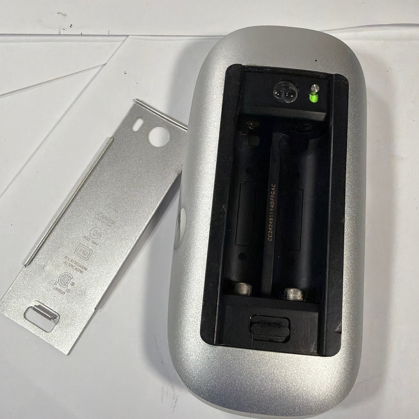 Apple Magic Mouse A1296 Wireless Bluetooth Mouse White/Silver For Parts Repair