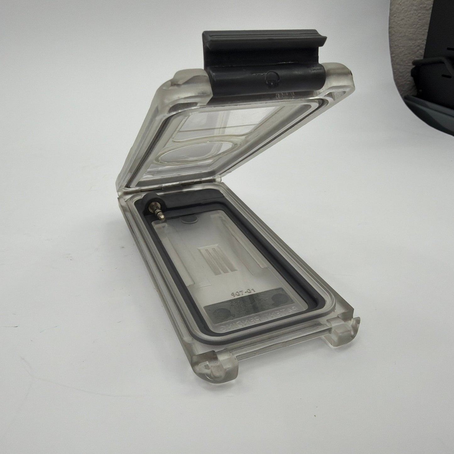 OtterBox Waterproof Case for iPod nano Vintage Clear/Gray Model 907-07
